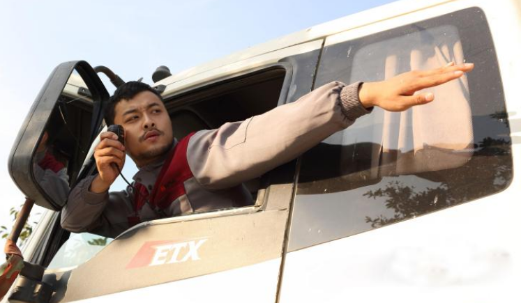 車載對講機(jī)使用地網(wǎng)天線可以降低駐波嗎？