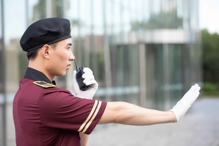 酒店服務(wù)行業(yè)如何選擇對(duì)講機(jī)？